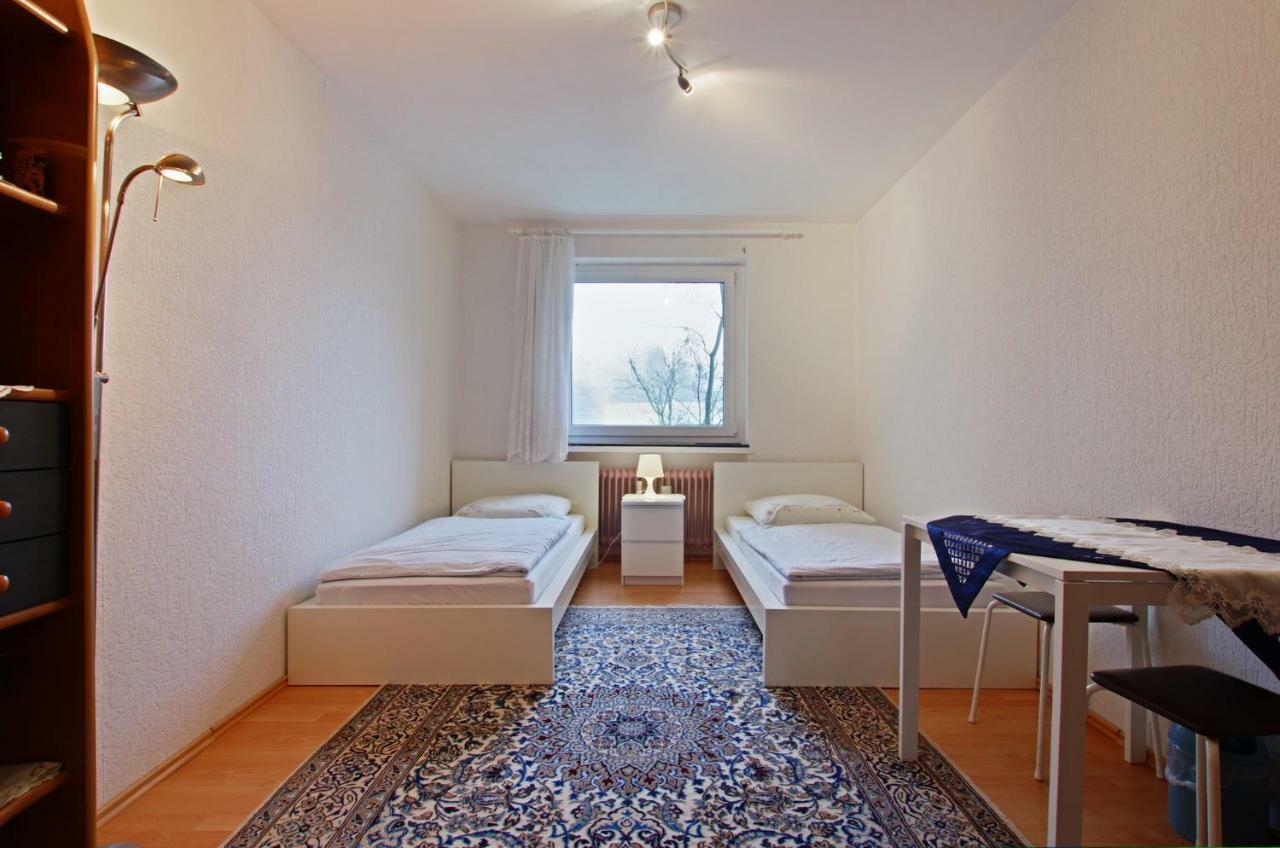 Private Rooms Near Exhibition Center Ганновер Экстерьер фото
