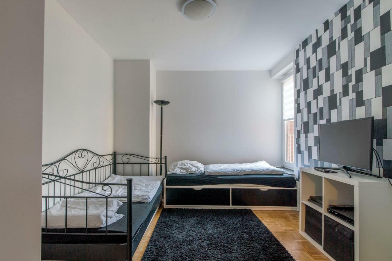 Private Rooms Near Exhibition Center Ганновер Экстерьер фото